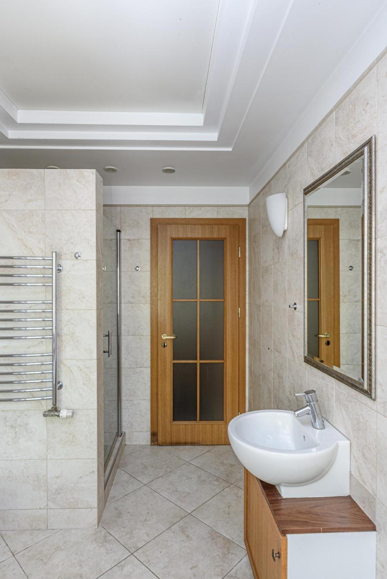 Jacuzzi Apartments X Free Parking X Self Check-In 24X7 By H&H VNO Exteriér fotografie