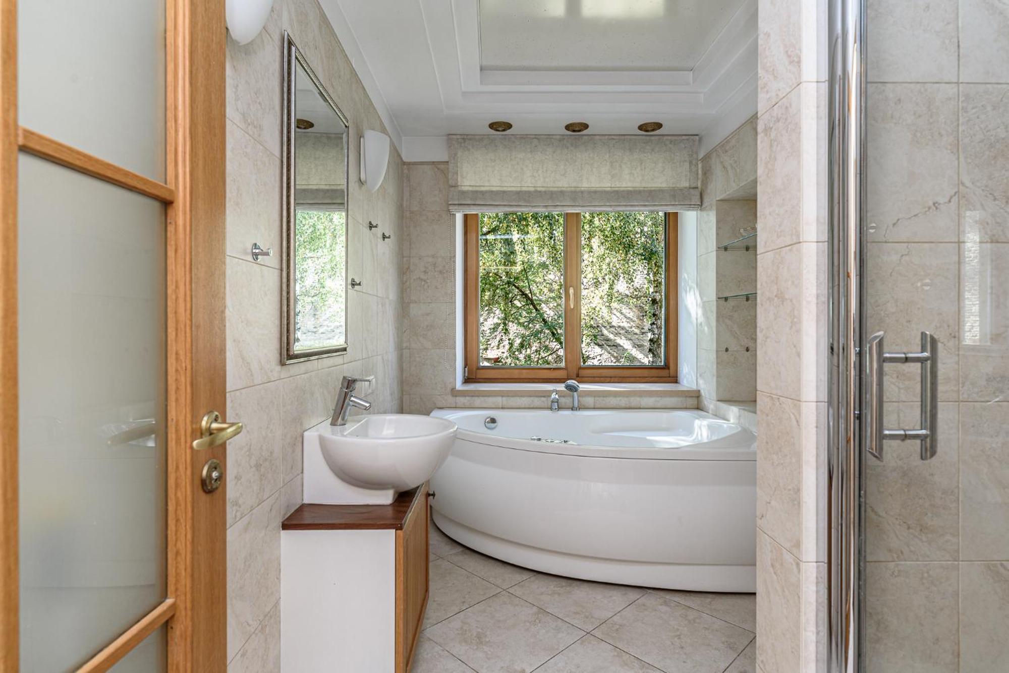 Jacuzzi Apartments X Free Parking X Self Check-In 24X7 By H&H VNO Exteriér fotografie